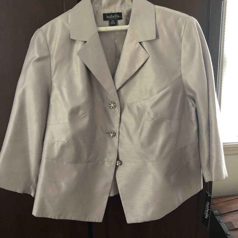 NWT women’s suit. 18W. Silver with rhinestones.
